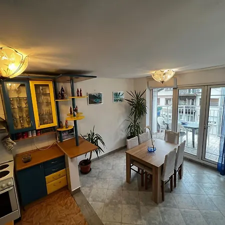 Sky Rooftop Huge * ベオグラード